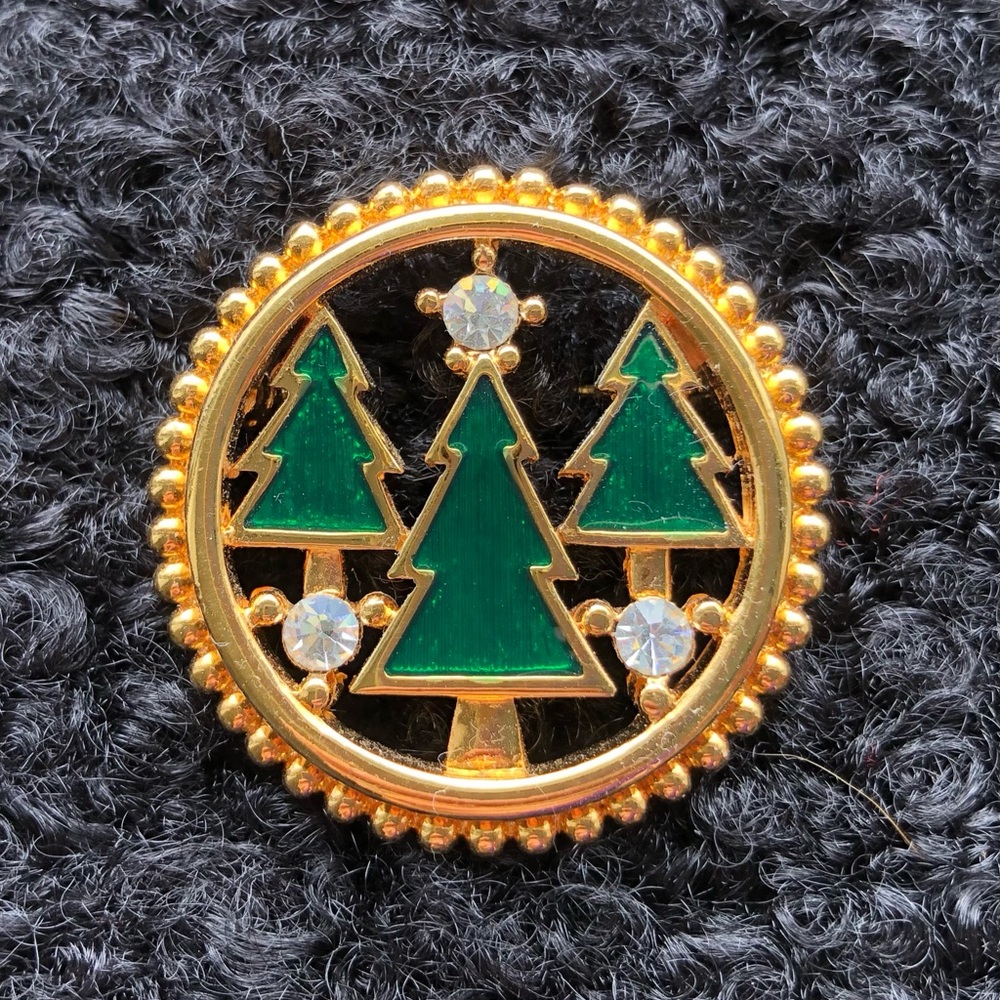 Vintage Circle Christmas Tree Brooch